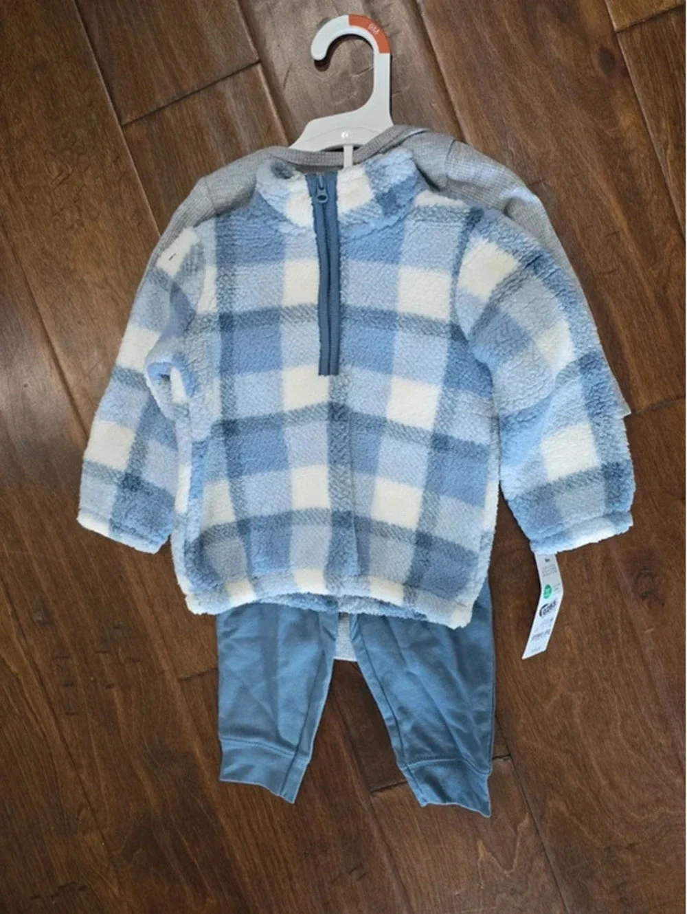 9m brand new three piece outfit set from carter's item 283G4